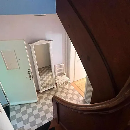 Stadthaus - Dachatelier Mit Balkon Appartement *
