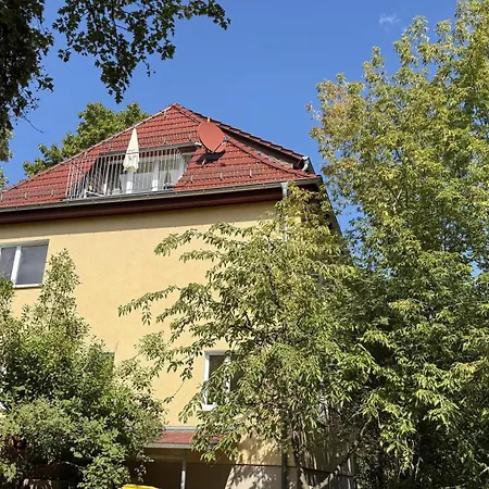 Appartement Stadthaus - Dachatelier Mit Balkon